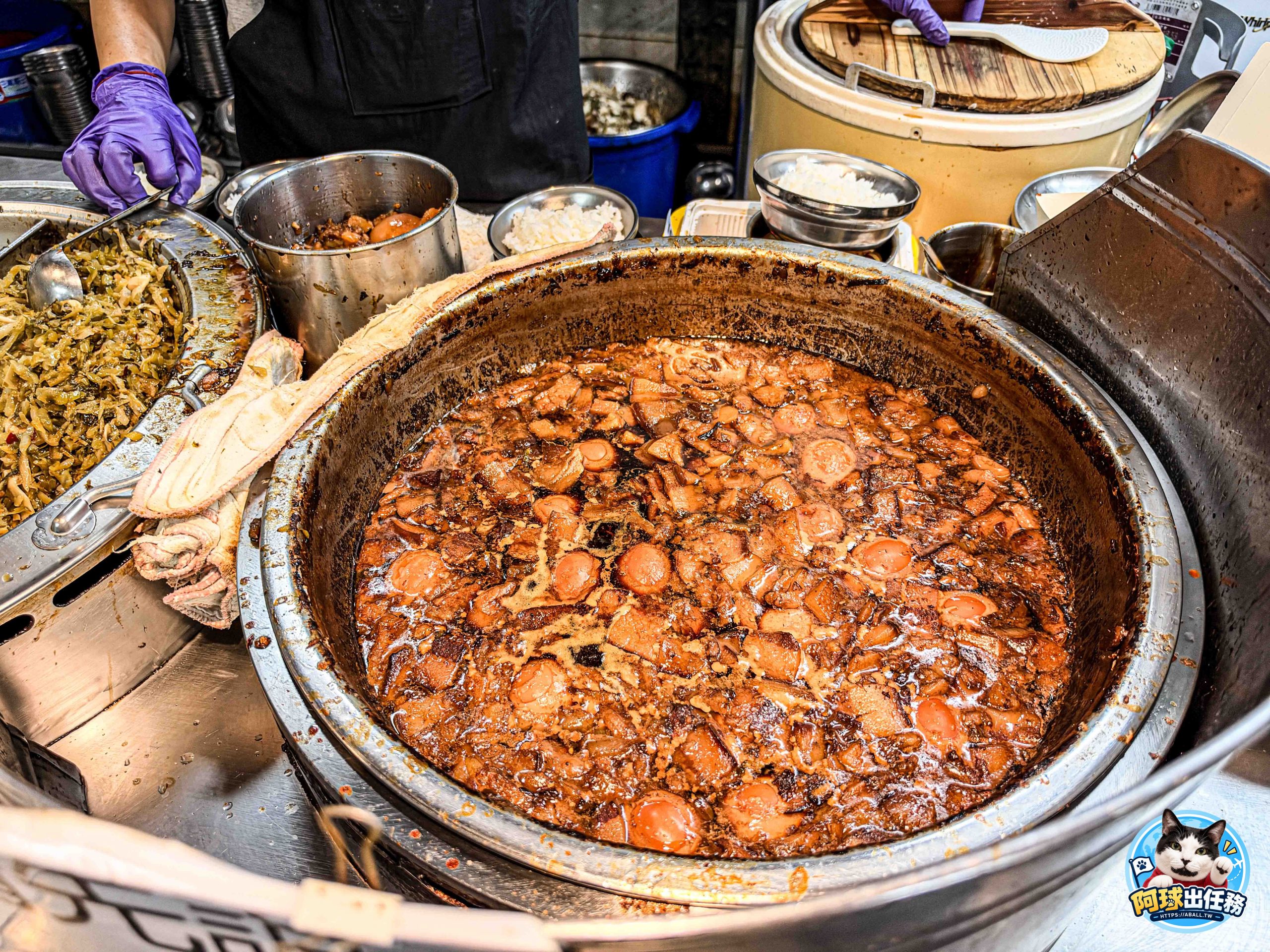 黃家酸菜滷肉飯
