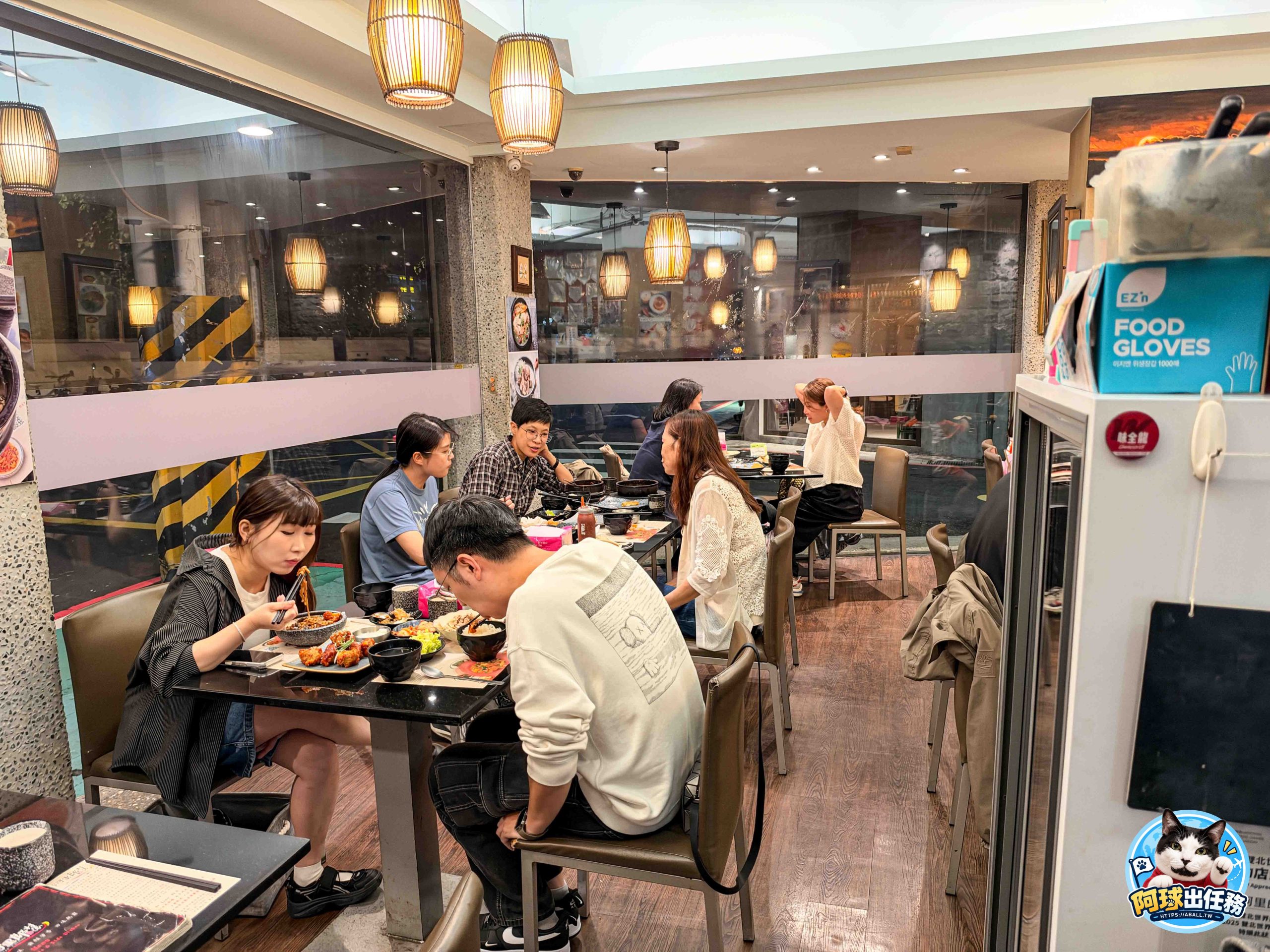 台北最好的韓國料理之一，老闆是韓國人，每天都爆滿記得要訂位唷