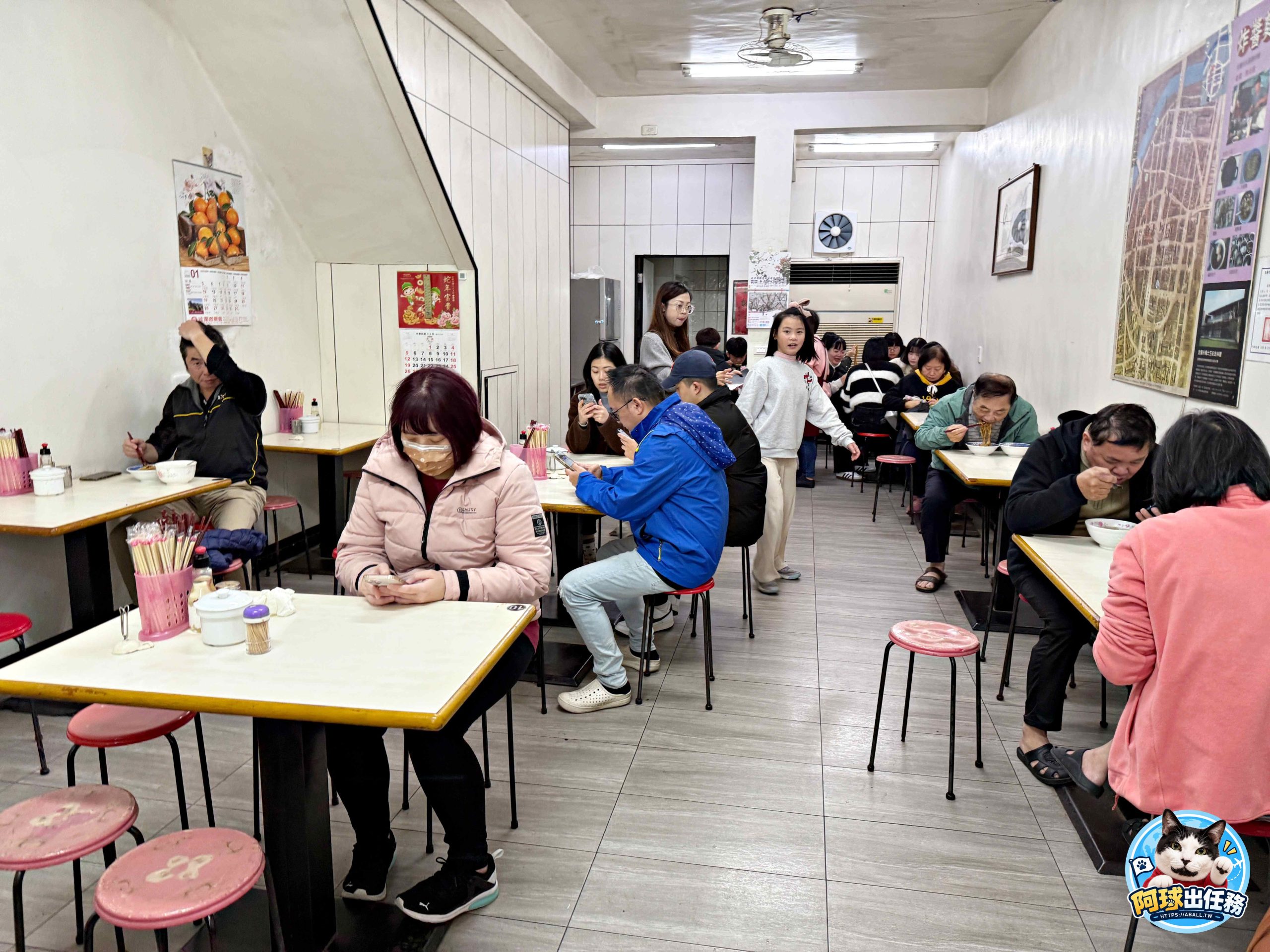 宜蘭人從小吃到大的炸醬麵！45元濃郁醬香配Q彈扁麵，假日還要排隊半小時